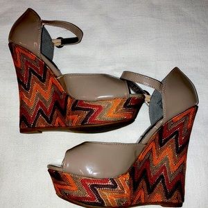Steve Madden-Wedge/ Platform Boho Pattern Evalyn